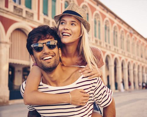 Femme et homme porteur lunettes verres solaires Selective verres optiques français fabriqués par BBGR