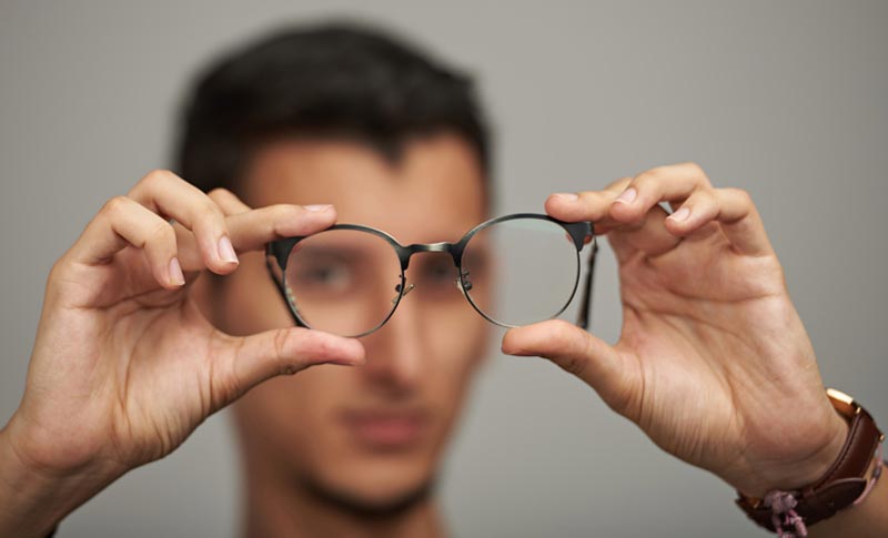 Contact opticien lunettes avec verres Selective verres optiques français fabriqués par BBGR